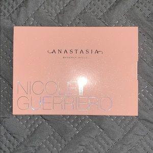 Nicole Guerriero ABH Glow Kit